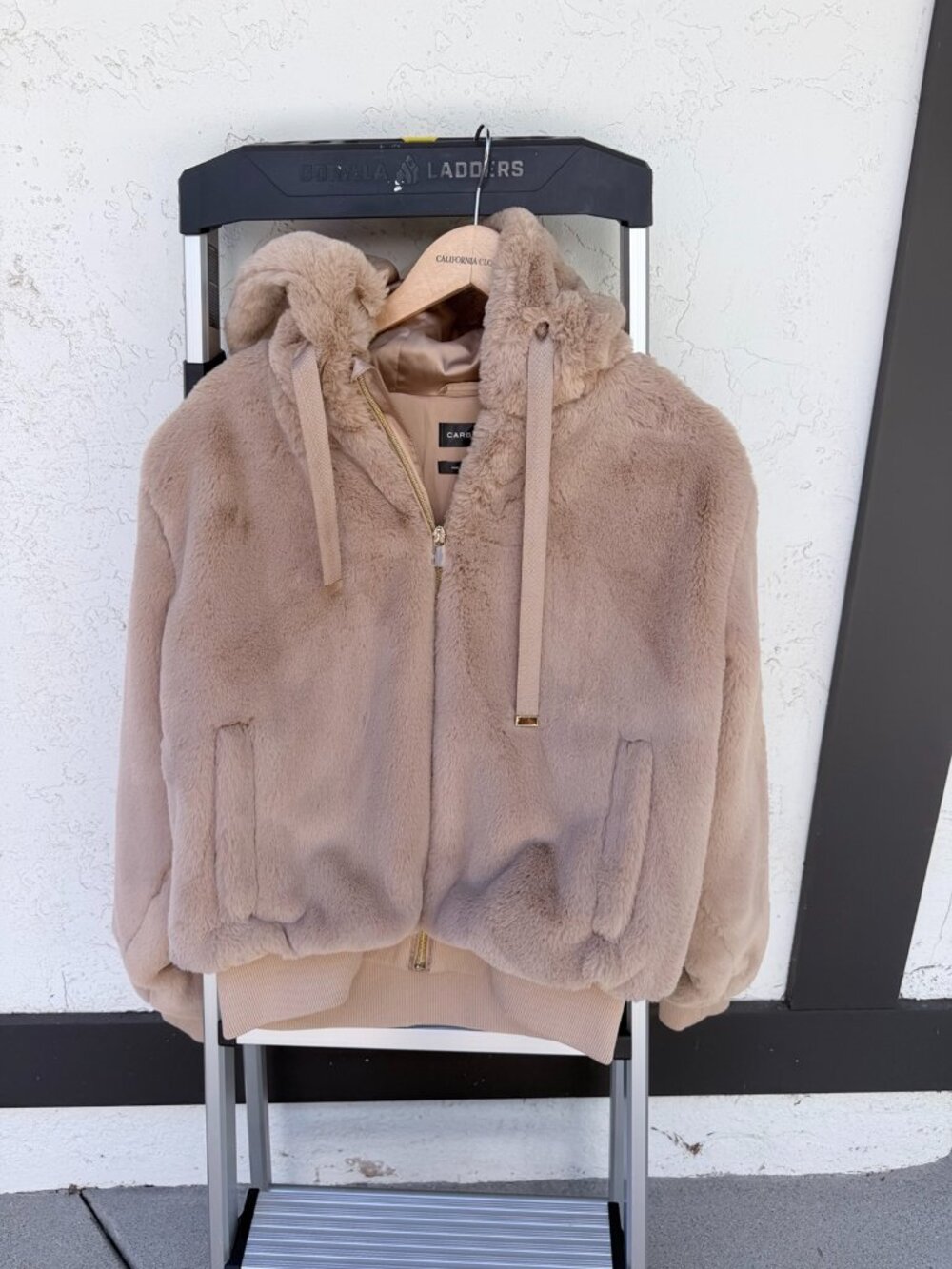 Carbon38 Faux Fur Hooded Zip Jacket – Size M (New without tags)